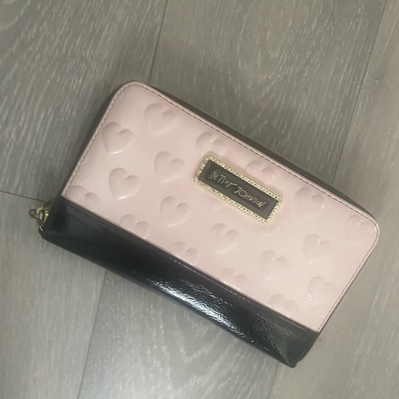 Betsey Johnson Handbags - Betsey Johnson wallet